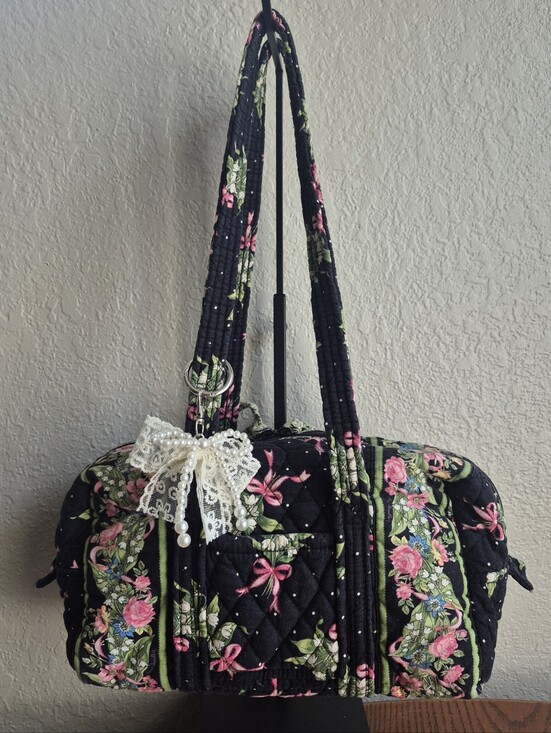 Vera Bradley Handbags - Vera Bradley New Hope Original 100 Shoulder Bag